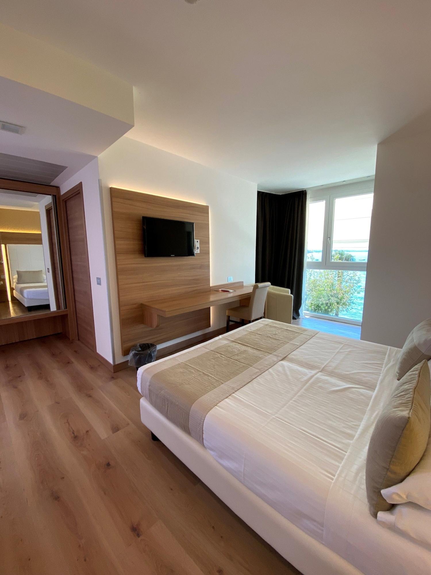 Kriss Internazionale Hotel Bardolino Extérieur photo