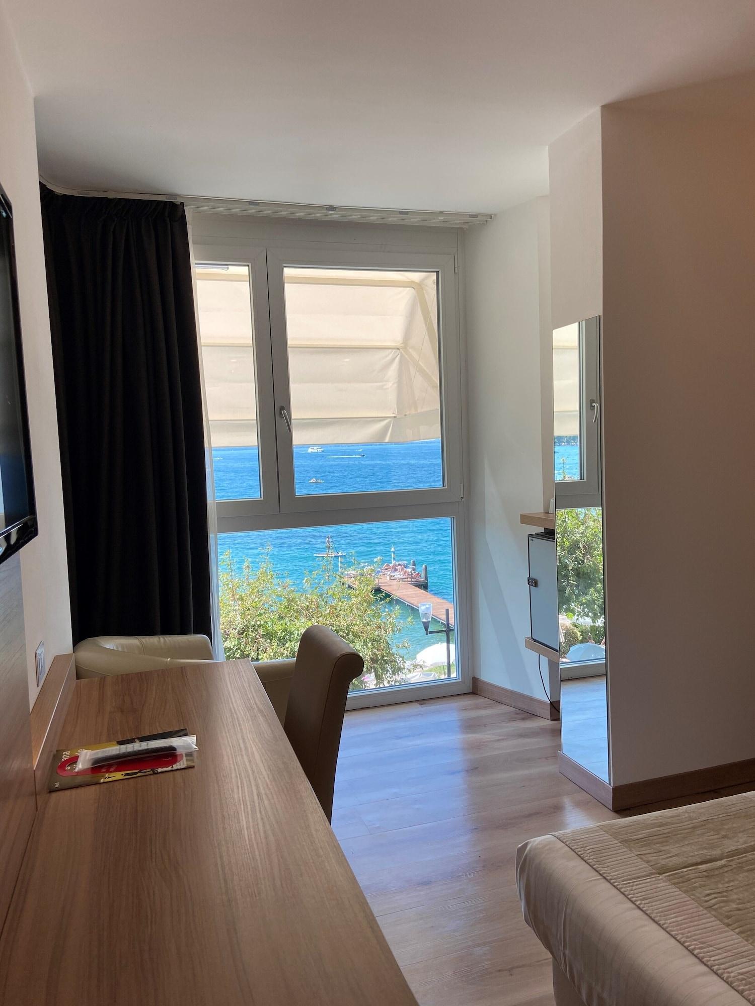 Kriss Internazionale Hotel Bardolino Extérieur photo