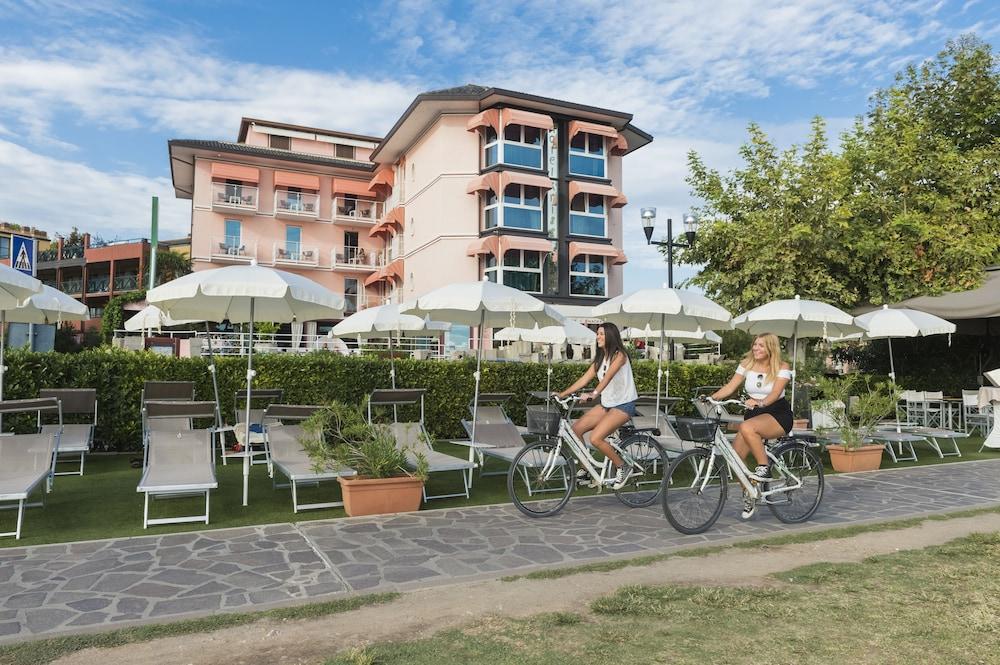 Kriss Internazionale Hotel Bardolino Extérieur photo