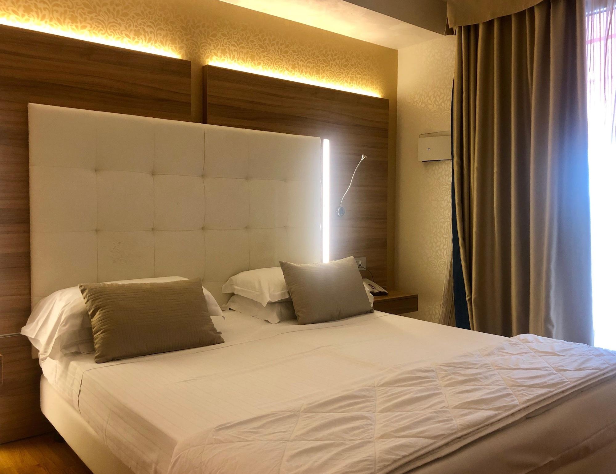Kriss Internazionale Hotel Bardolino Extérieur photo