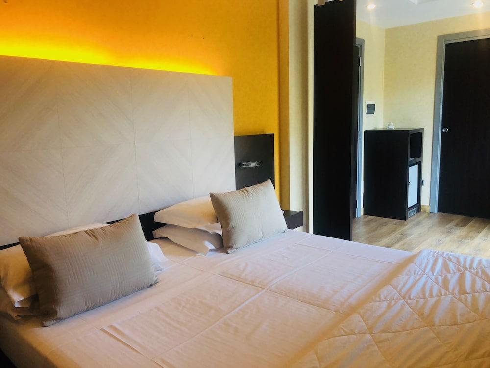 Kriss Internazionale Hotel Bardolino Extérieur photo