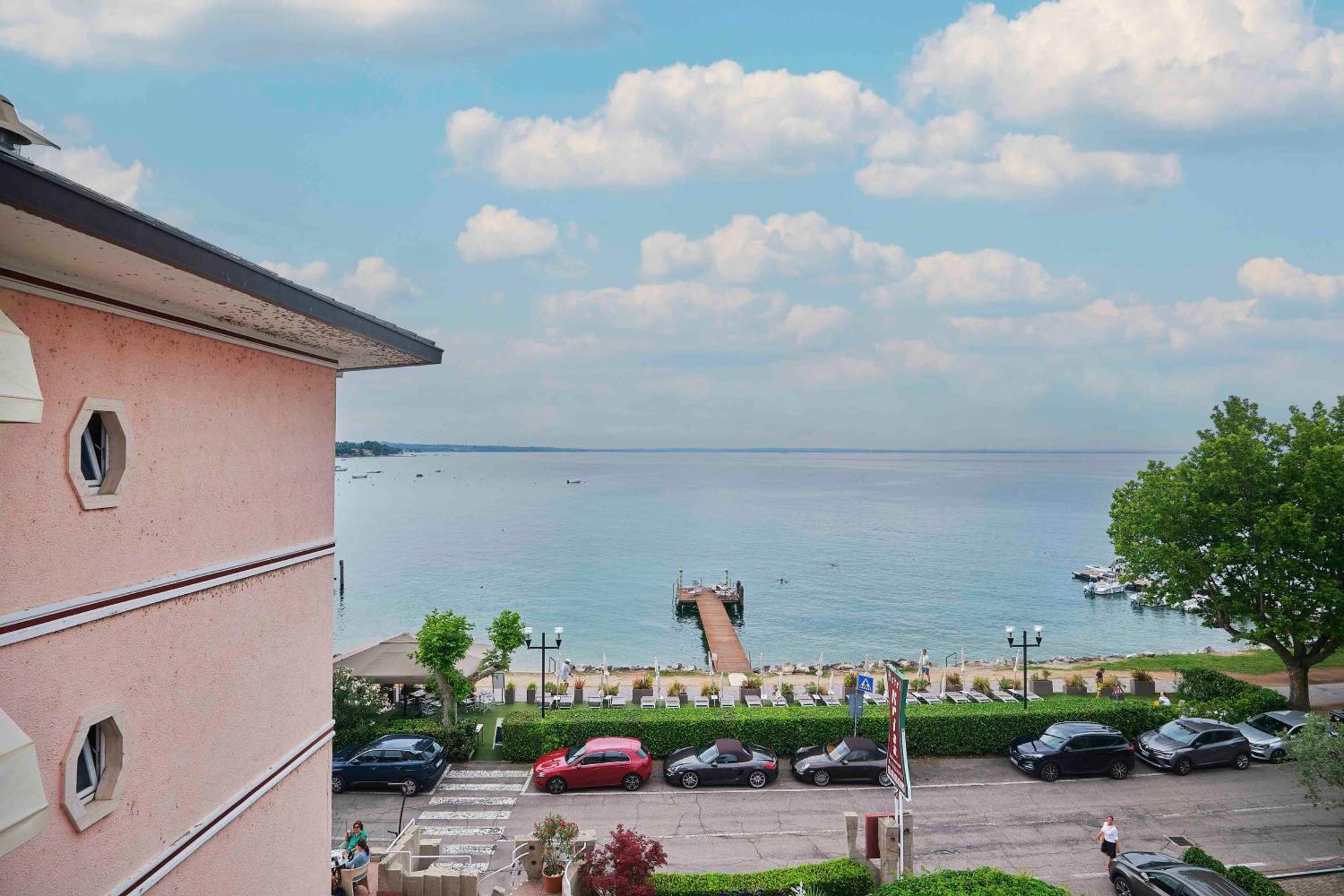 Kriss Internazionale Hotel Bardolino Extérieur photo