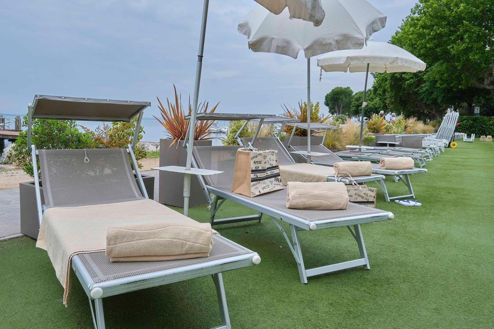 Kriss Internazionale Hotel Bardolino Extérieur photo