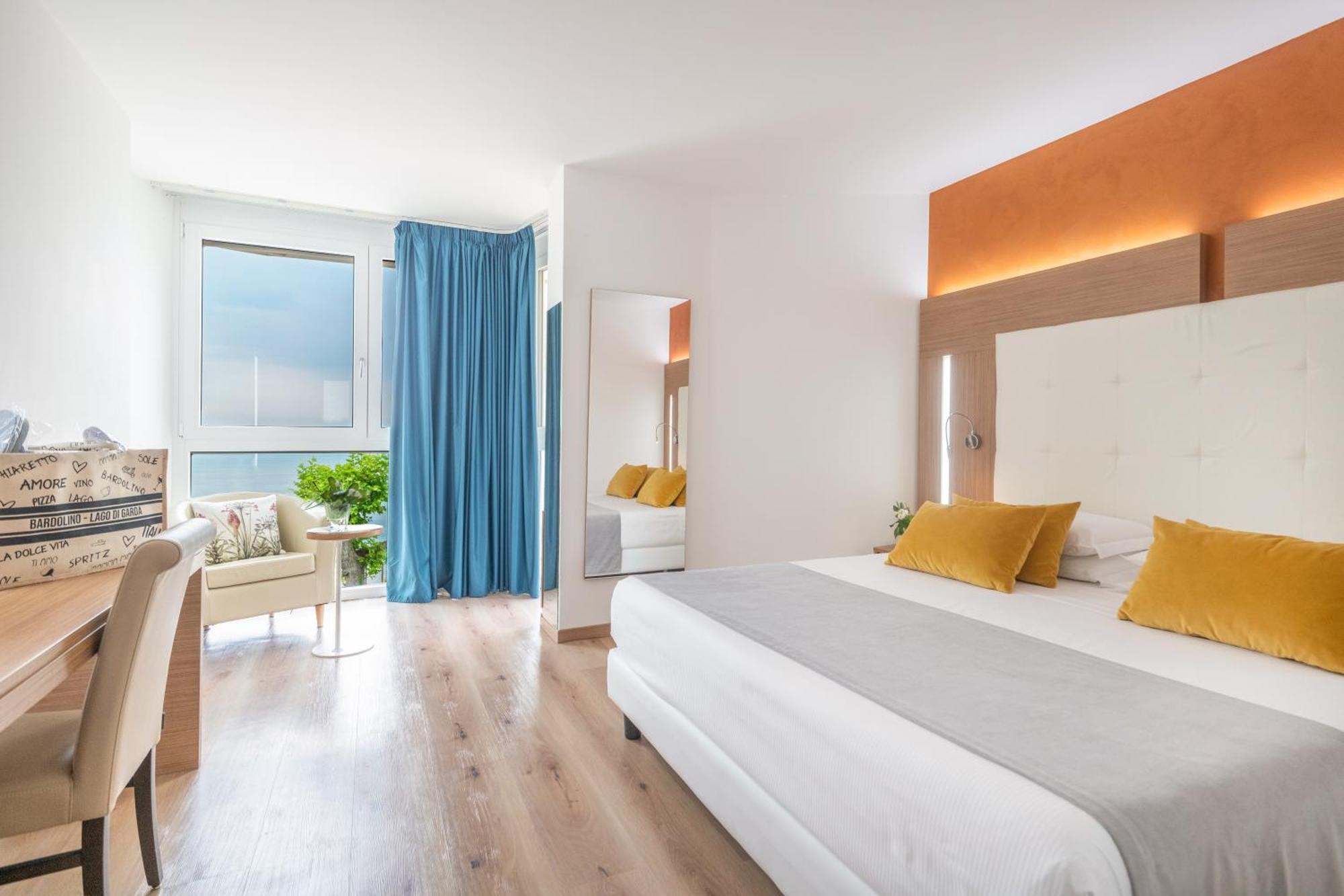 Kriss Internazionale Hotel Bardolino Extérieur photo