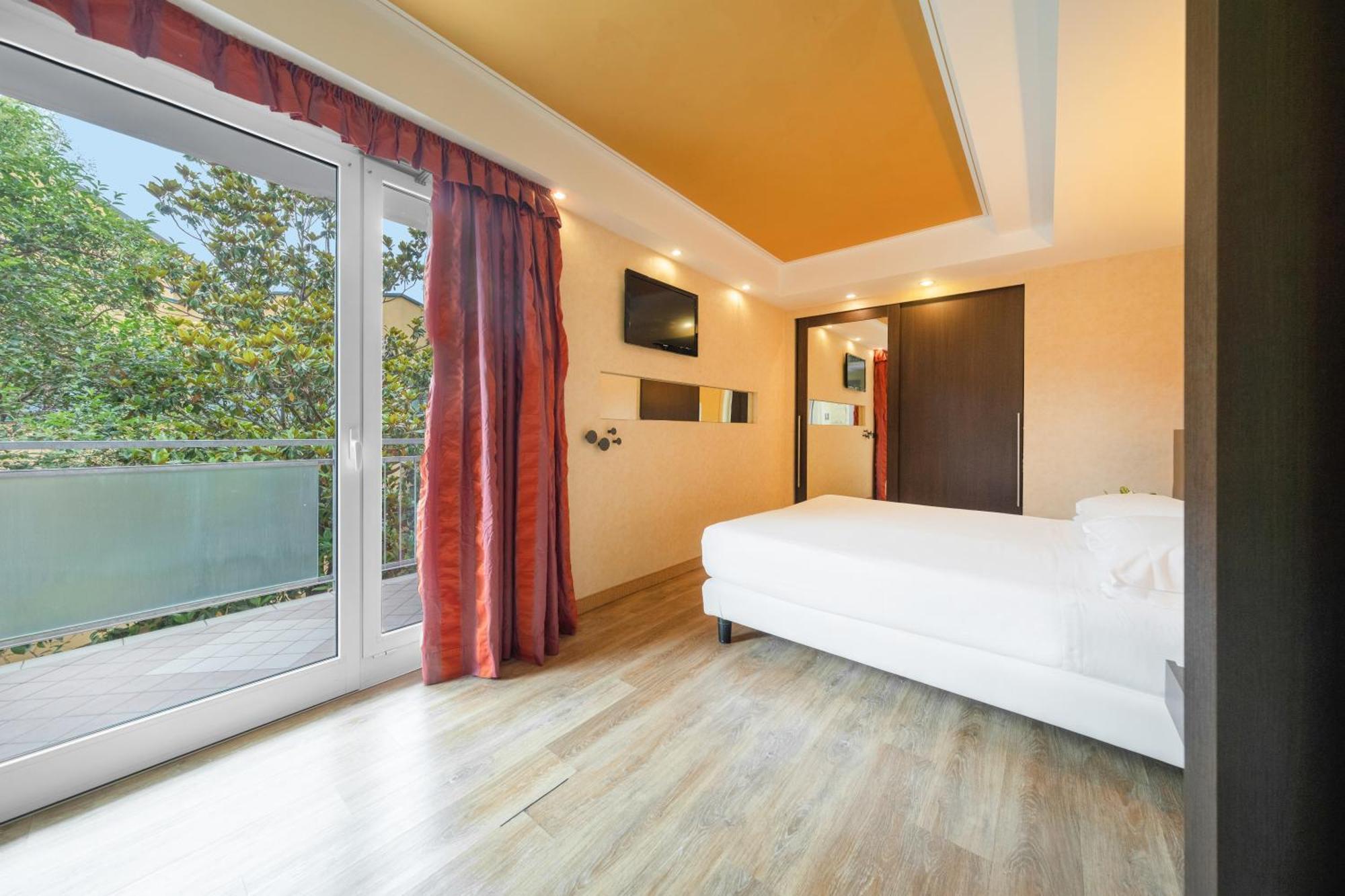 Kriss Internazionale Hotel Bardolino Extérieur photo