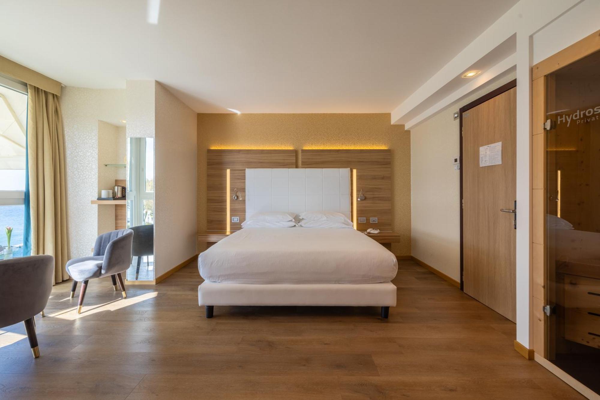 Kriss Internazionale Hotel Bardolino Extérieur photo