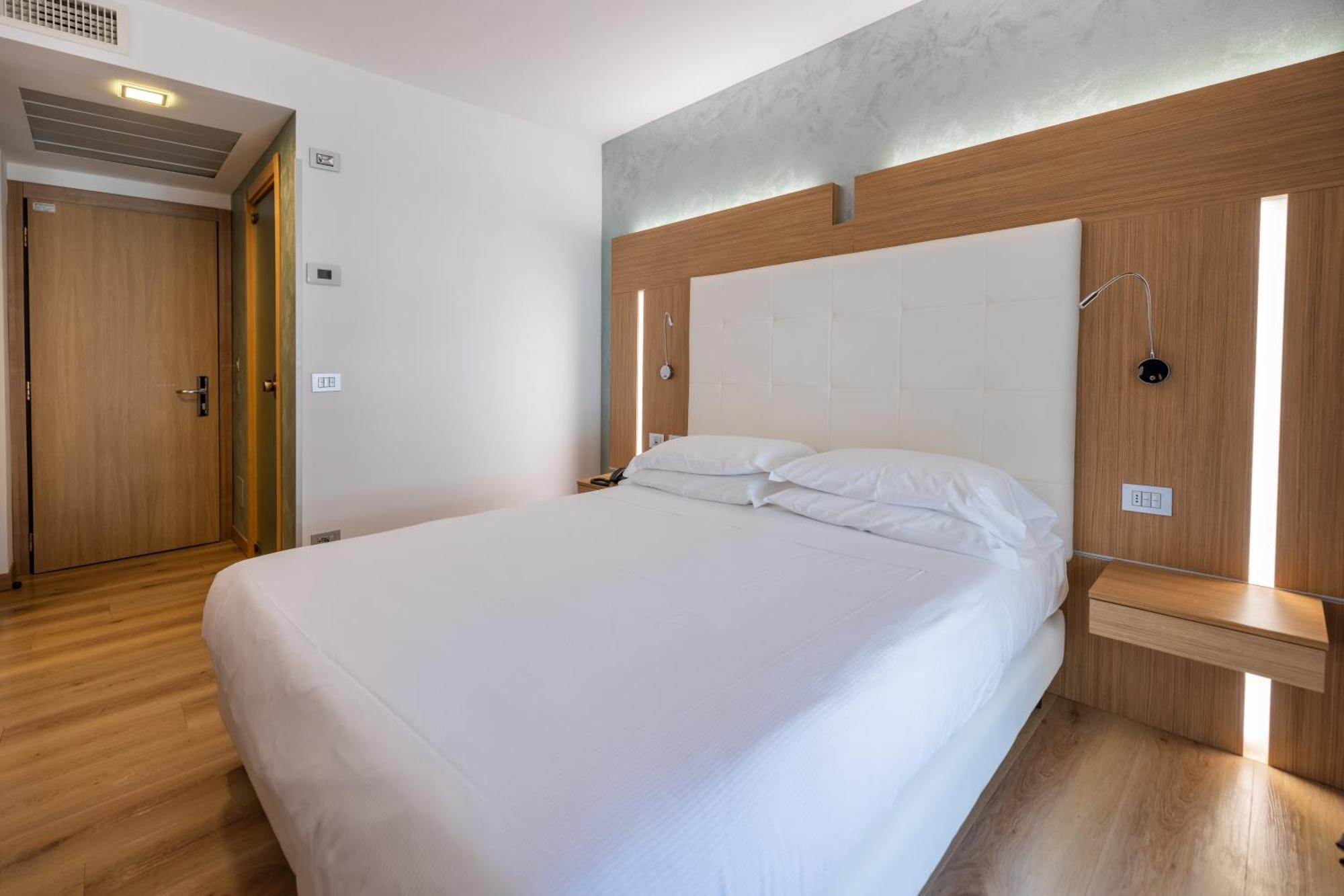 Kriss Internazionale Hotel Bardolino Extérieur photo