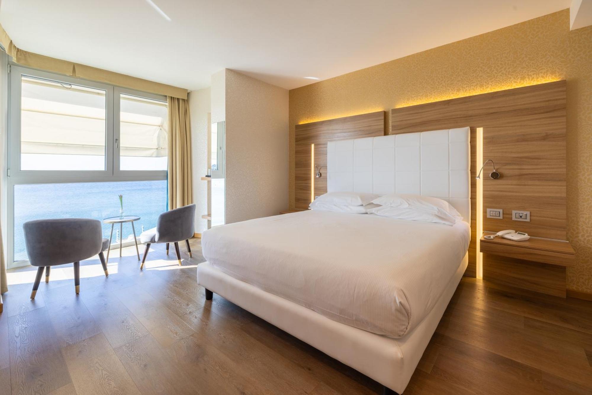Kriss Internazionale Hotel Bardolino Extérieur photo