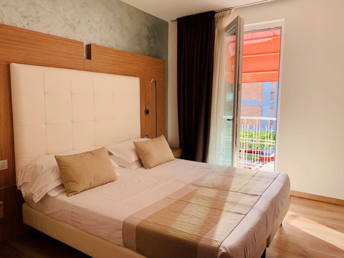 Kriss Internazionale Hotel Bardolino Extérieur photo