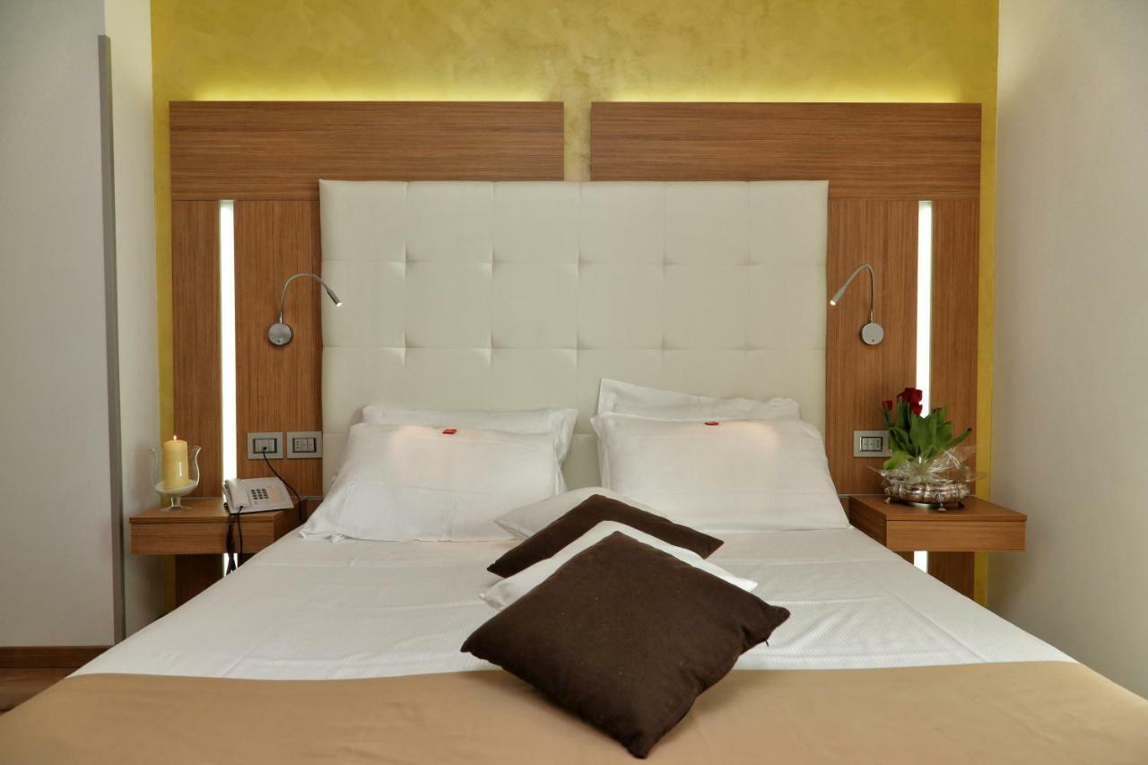 Kriss Internazionale Hotel Bardolino Extérieur photo